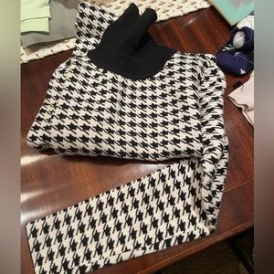 Long sleeve hounds tooth sweater, open back with ties
